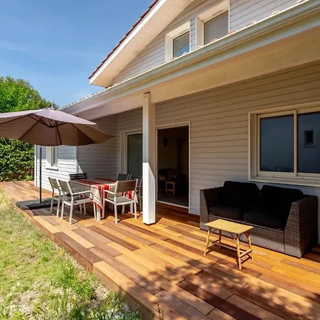 Quiet Family In Center Lacanau-ocean