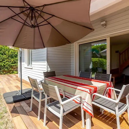 Quiet Family In Center Lacanau-ocean