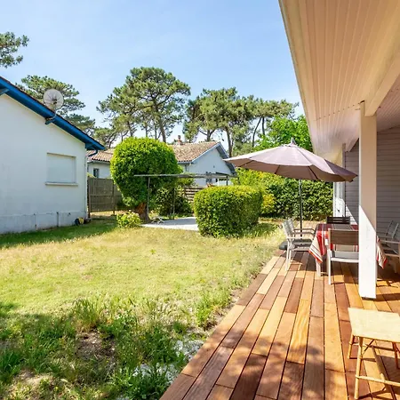 Quiet Family In Center Lacanau-ocean *